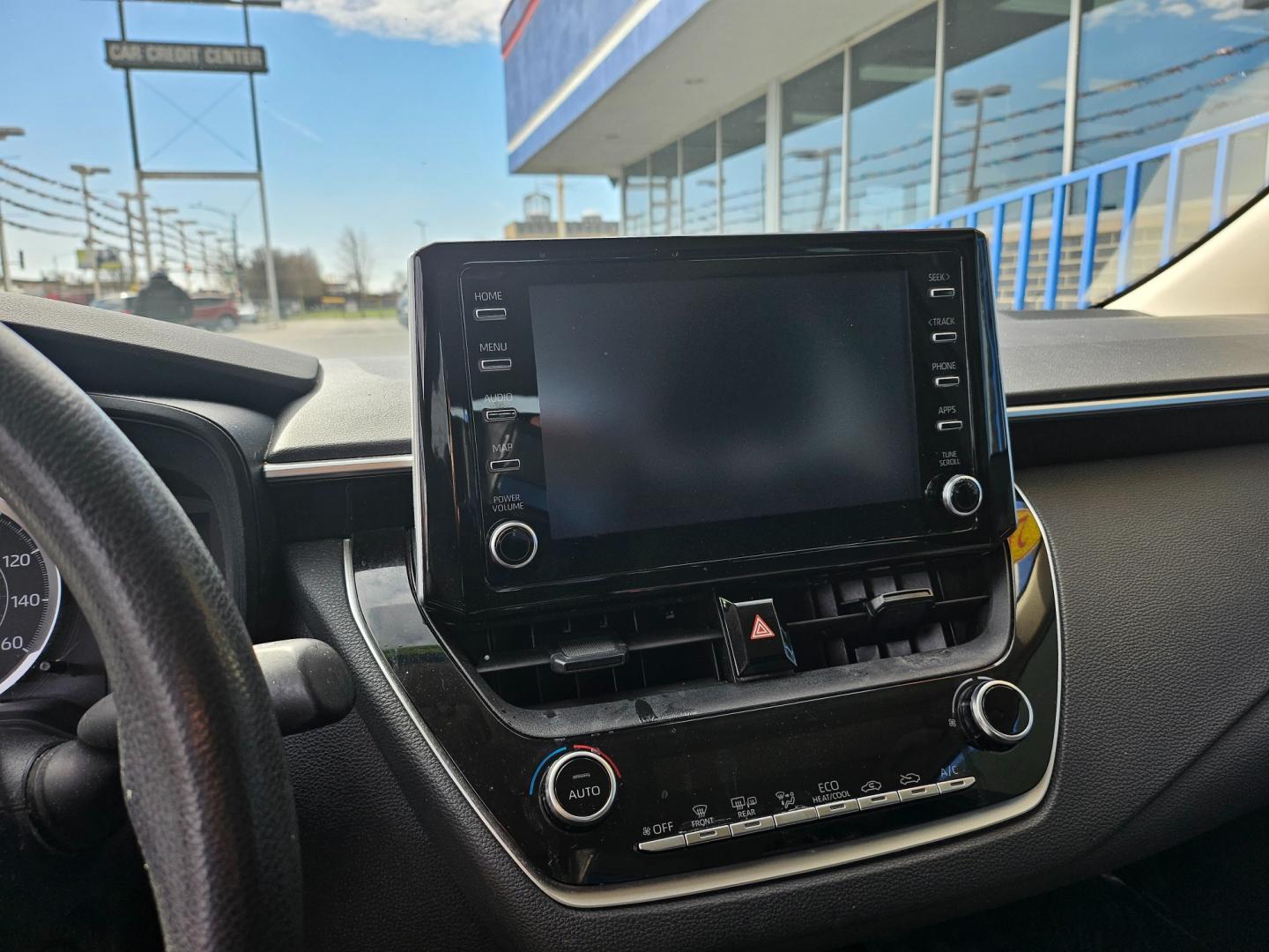 2020 SILVER Toyota Corolla LE (5YFEPRAE8LP) with an 1.8L L4 DOHC 16V engine, CVT transmission, located at 7600 S Western Ave., Chicago, IL, 60620, (773) 918-3980, 0.000000, 0.000000 - Photo#5